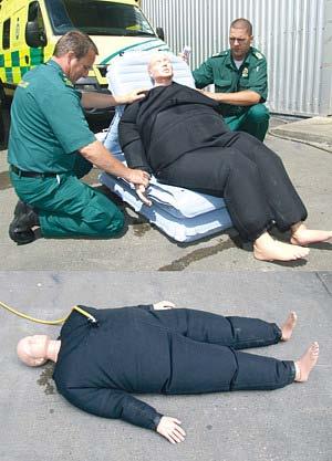 bez-anatomie-890 Záchranářské a vyprošťovací modely: Obézní záchranářský oblek